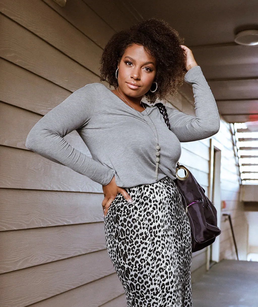 V-NECK long sleeve tee in Heather Grey
