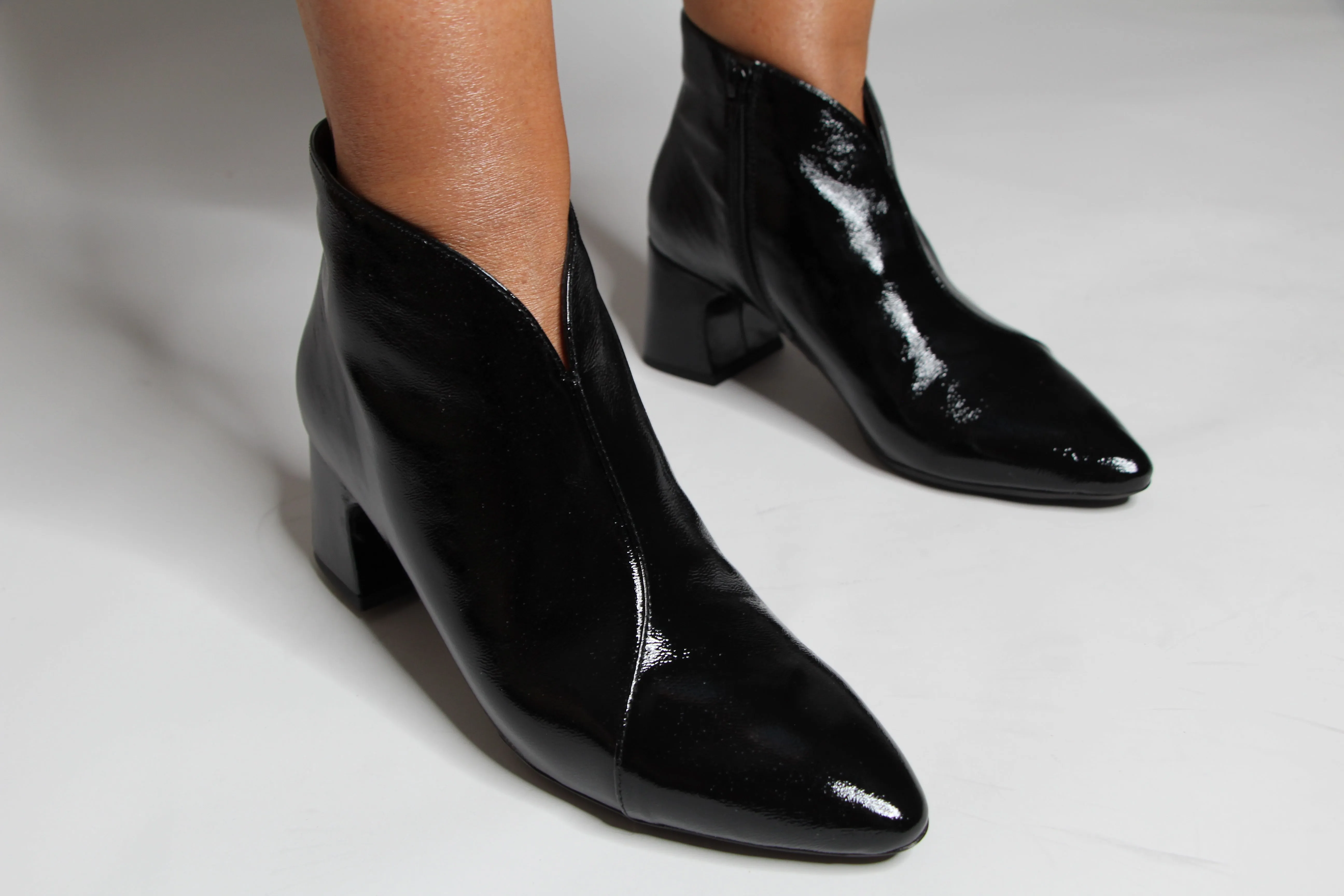 Wonders I-9013 Black Patent Shoe Boot